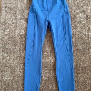 Lululemon blue 7/8 legging with pockets size 6